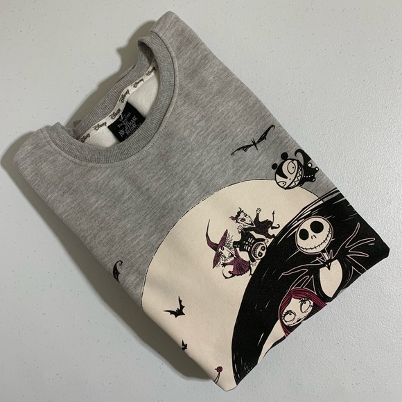 Disney’s Tim Burton’s The Nightmare Before Christmas Sweatshirt-Size M NWOT - Picture 7 of 7